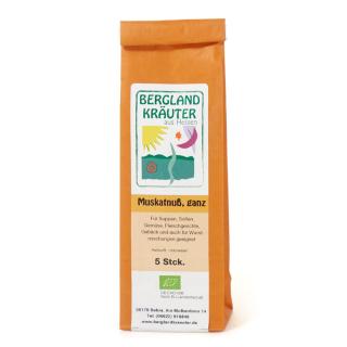 Muskatnuss ganz