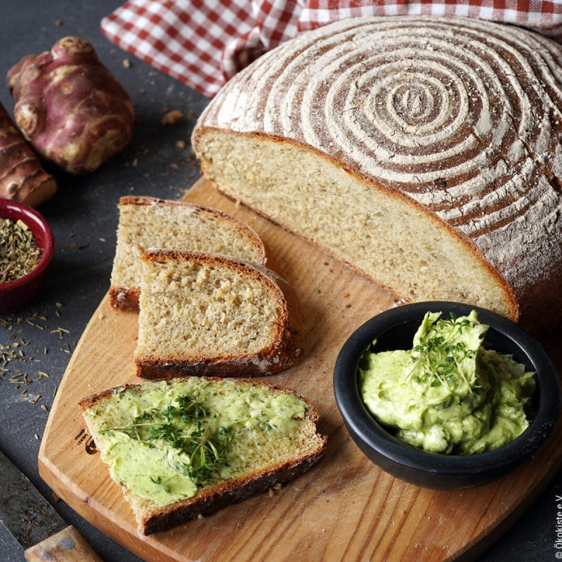 Topinamburbrot mit Kressebutter