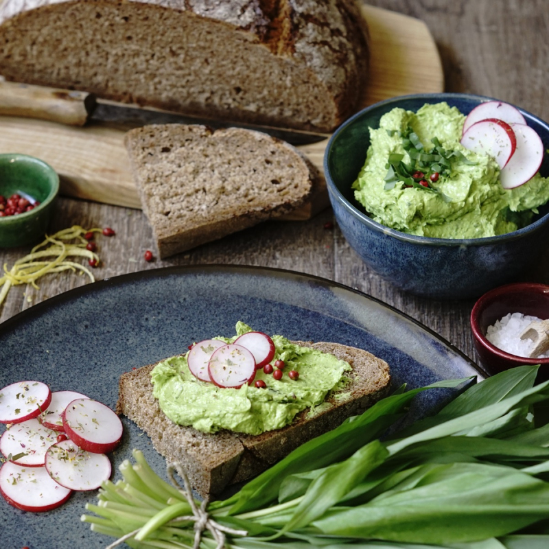 Bärlauchbutter mit Radieschengrün