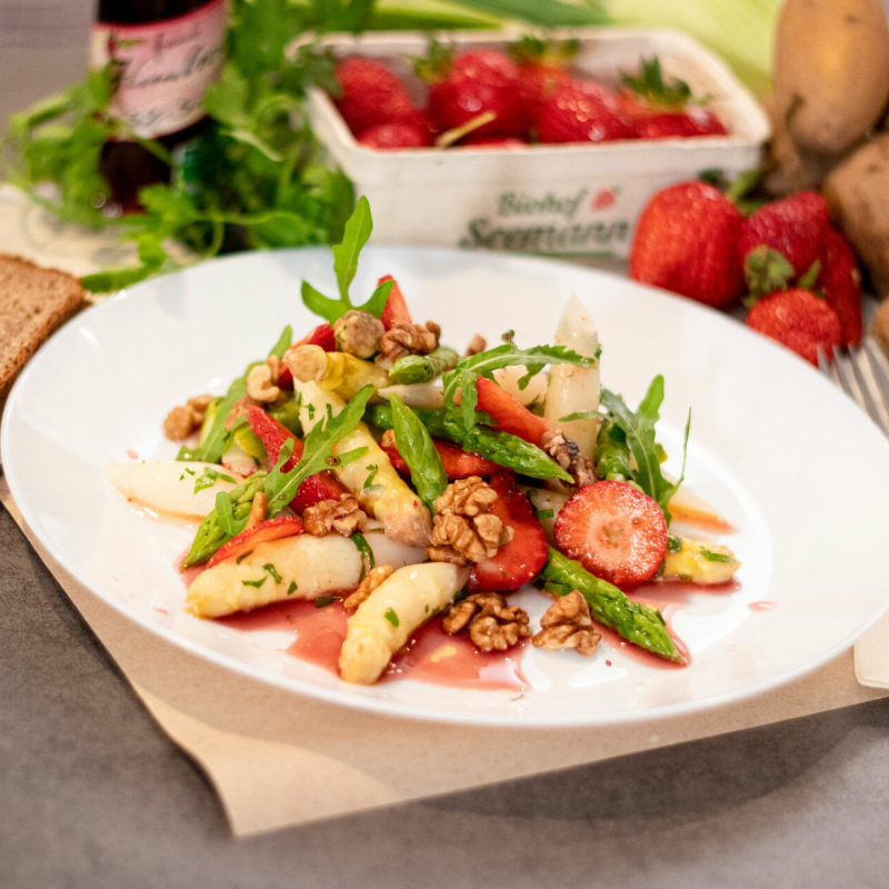 Erdbeer Spargel Salat