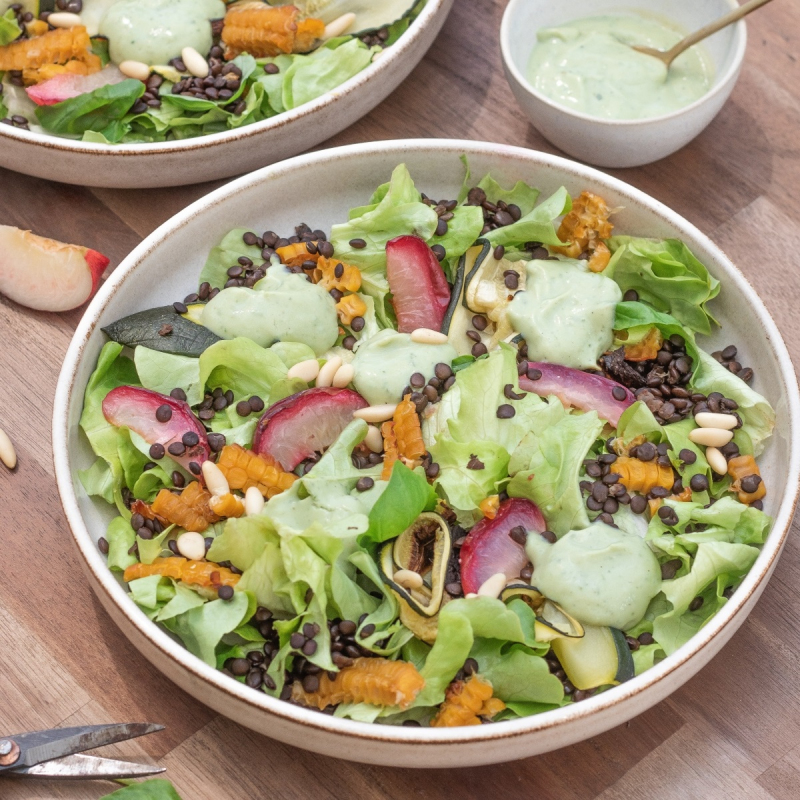 Sommersalat mit gebackener Zucchini