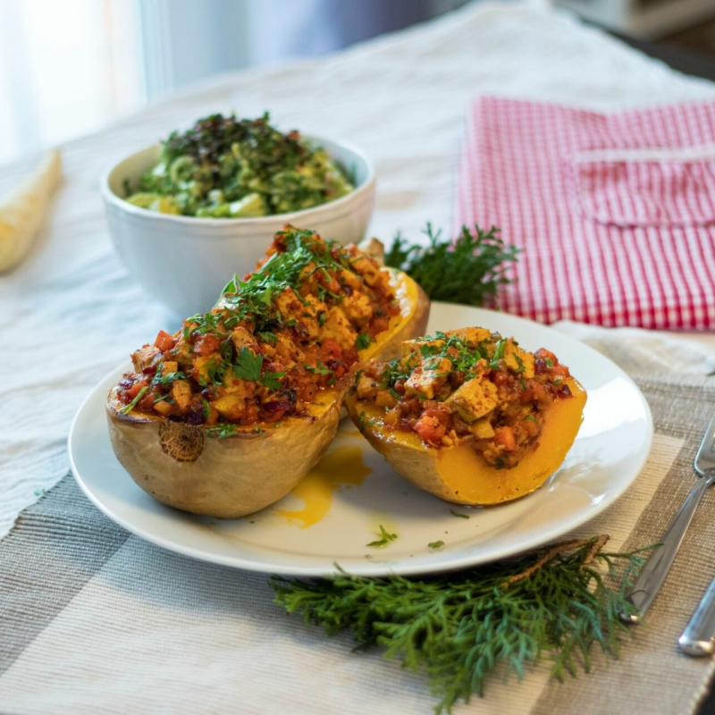 Würzig gefüllter Butternutkürbis